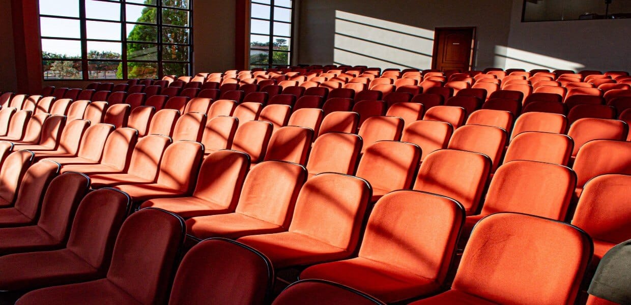 auditoriumbleacherschairs2914419